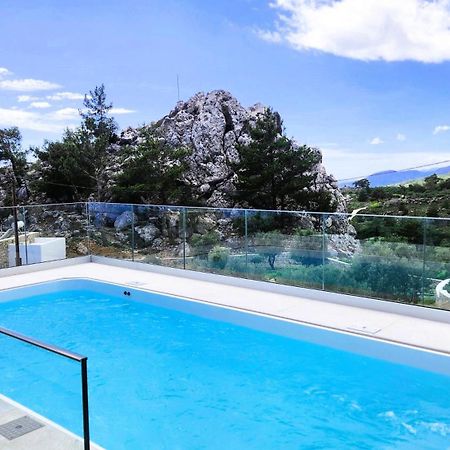 Villa M - Villa With Private Pool And Yard Anatoli  ภายนอก รูปภาพ