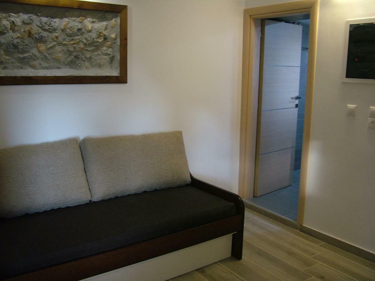 Villa M - Villa With Private Pool And Yard Anatoli  ภายนอก รูปภาพ